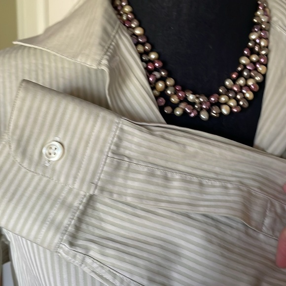 Paul Stuart Women's Classic Fit Button Down Shirt in XS in softly elegant green - Picture 4 of 6